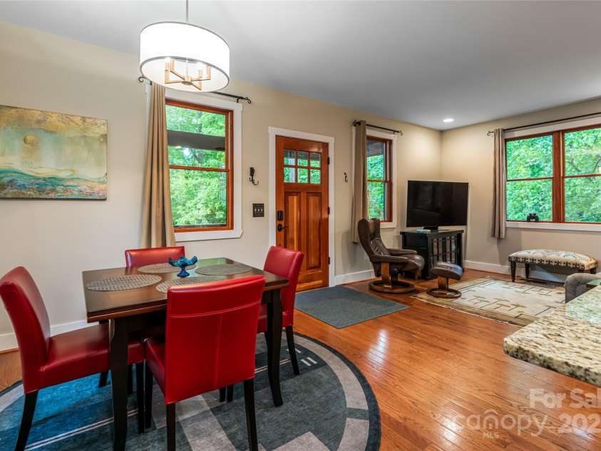 51, 51B Westover Drive, Asheville, NC 28801.  MLS# CAR4282471, YatesRealty ID 26624. 