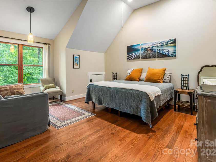 51, 51B Westover Drive, Asheville, NC 28801.  MLS# CAR4282471, YatesRealty ID 26624. 