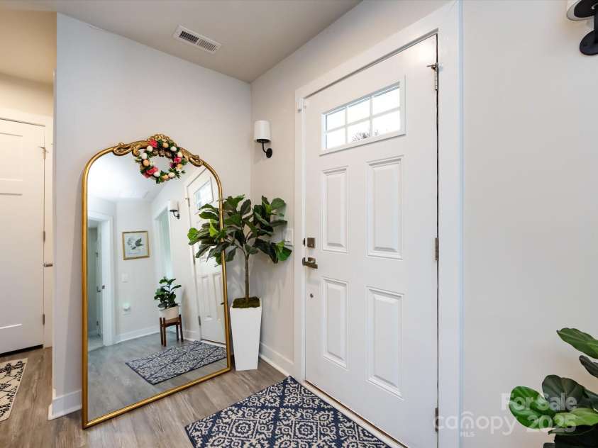 4231 Mackinnon Drive, Charlotte, NC 28214.  MLS# CAR4281520, YatesRealty ID 26625. 