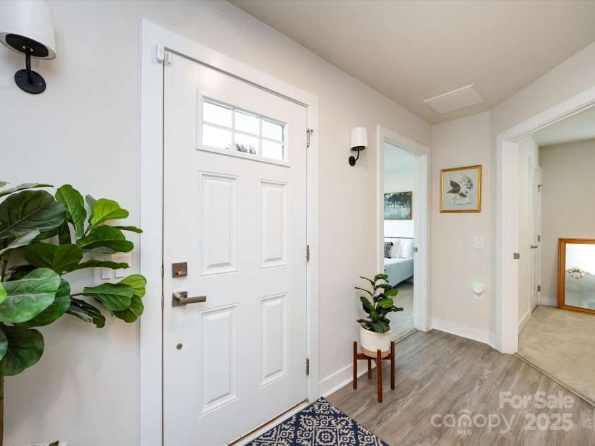 4231 Mackinnon Drive, Charlotte, NC 28214.  MLS# CAR4281520, YatesRealty ID 26625. 