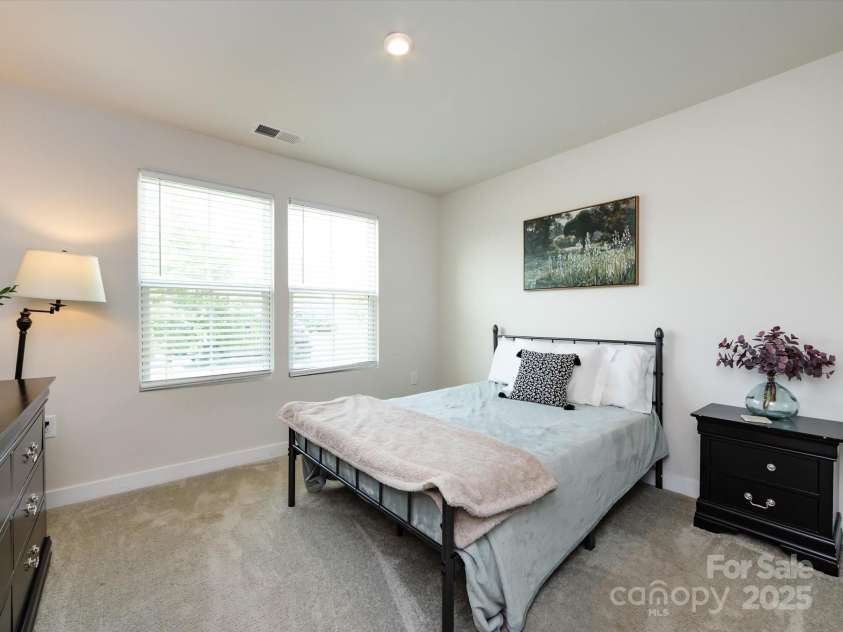 4231 Mackinnon Drive, Charlotte, NC 28214.  MLS# CAR4281520, YatesRealty ID 26625. 