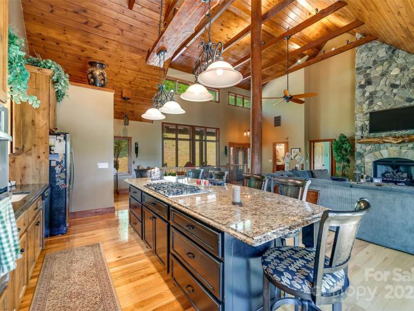 540 Rocky Bluff Drive, Bryson City, NC 28713.  MLS# CAR4283060, YatesRealty ID 26626. 