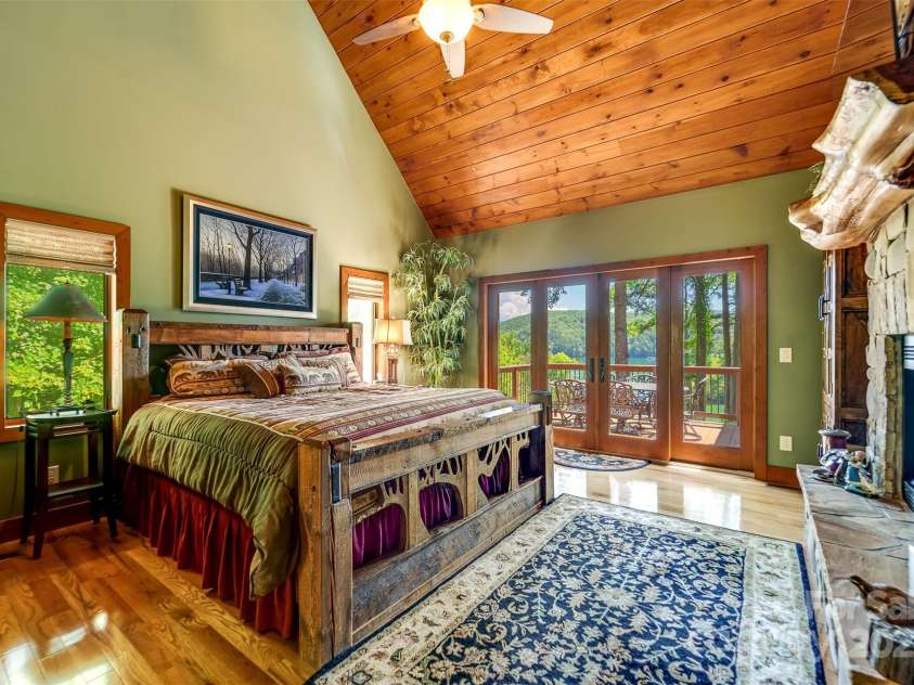 540 Rocky Bluff Drive, Bryson City, NC 28713.  MLS# CAR4283060, YatesRealty ID 26626. 