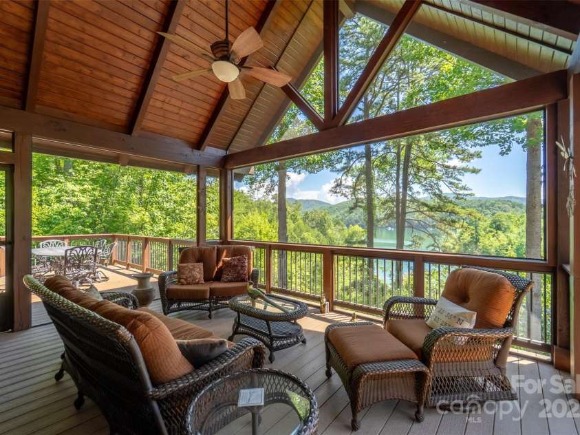 540 Rocky Bluff Drive, Bryson City, NC 28713.  MLS# CAR4283060, YatesRealty ID 26626. 