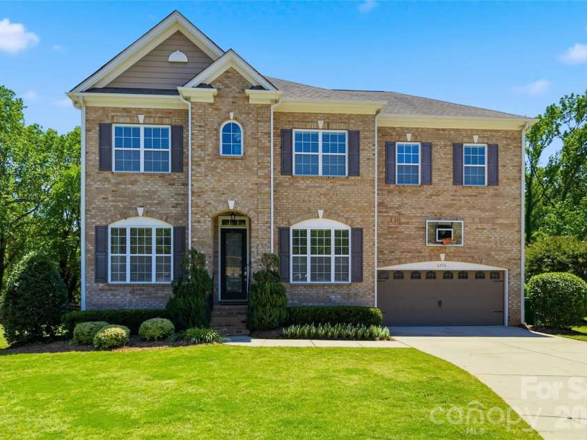6526 Saint John Lane, Charlotte, NC 28210.  MLS# CAR4380627, YatesRealty ID 26626. 