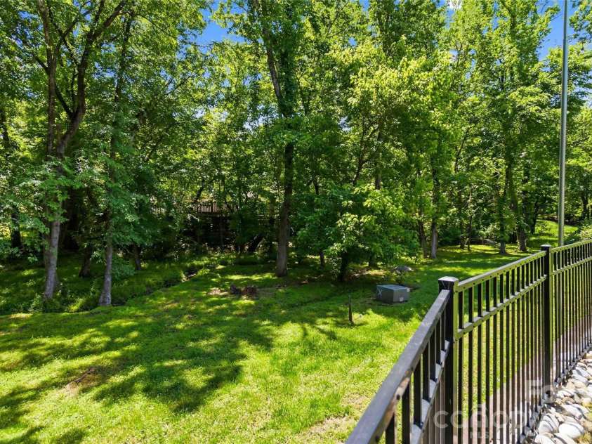 6526 Saint John Lane, Charlotte, NC 28210.  MLS# CAR4380627, YatesRealty ID 26626. 