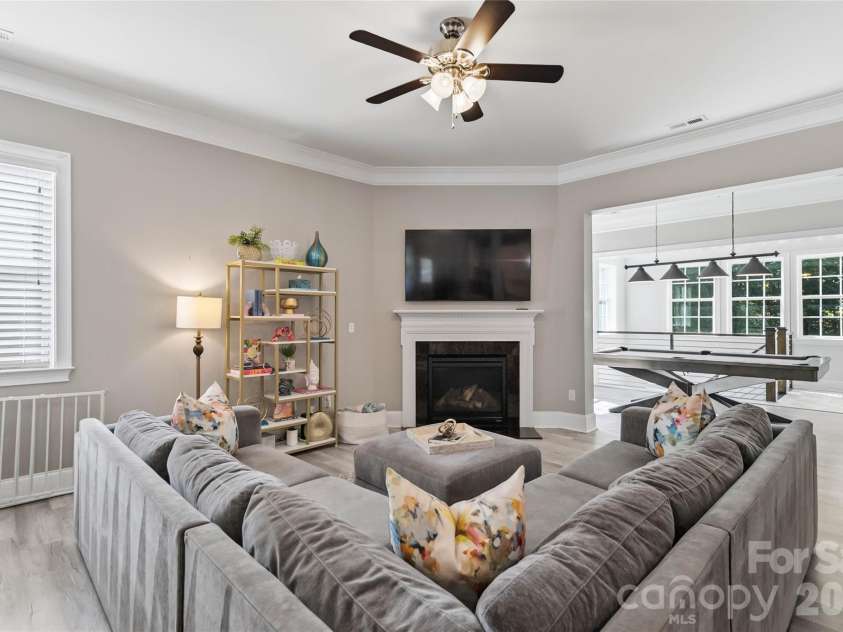 6526 Saint John Lane, Charlotte, NC 28210.  MLS# CAR4380627, YatesRealty ID 26626. 
