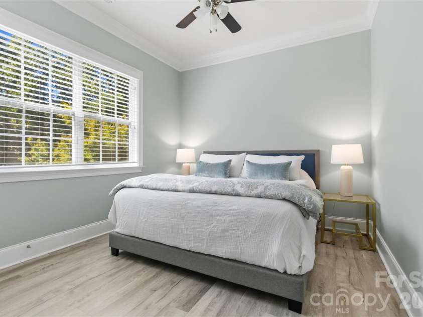 6526 Saint John Lane, Charlotte, NC 28210.  MLS# CAR4380627, YatesRealty ID 26626. 