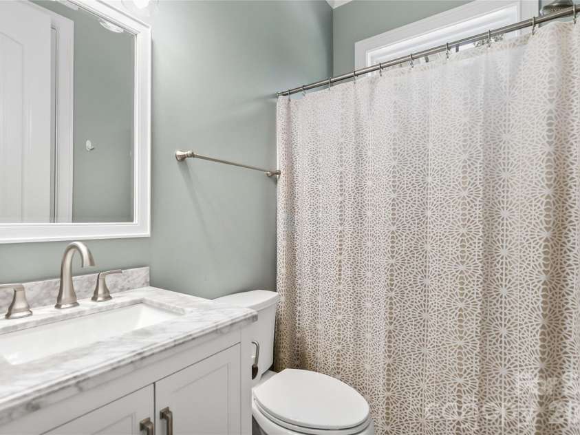 6526 Saint John Lane, Charlotte, NC 28210.  MLS# CAR4380627, YatesRealty ID 26626. 
