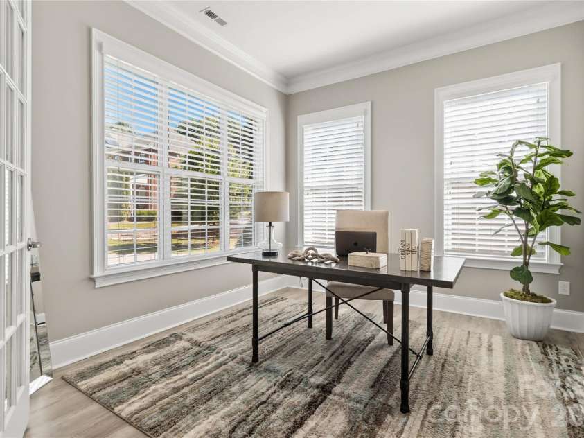 6526 Saint John Lane, Charlotte, NC 28210.  MLS# CAR4380627, YatesRealty ID 26626. Office