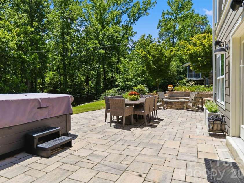 6526 Saint John Lane, Charlotte, NC 28210.  MLS# CAR4380627, YatesRealty ID 26626. Patio with jacuzzi