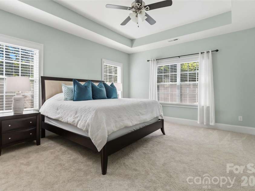 6526 Saint John Lane, Charlotte, NC 28210.  MLS# CAR4380627, YatesRealty ID 26626. Primary bedroom