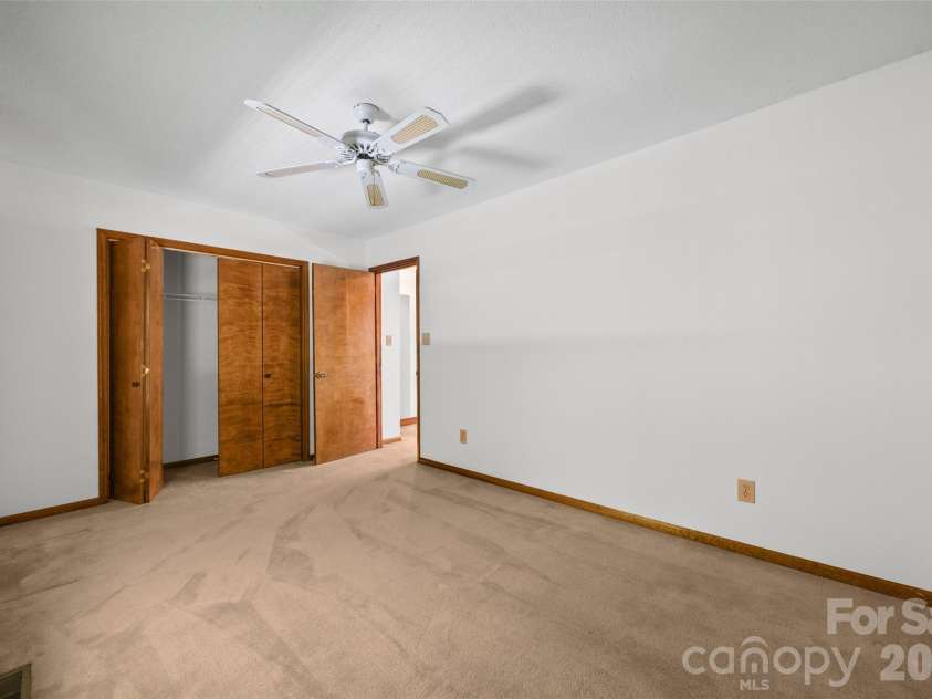 109 Angela Court, Fort Mill, SC 29715.  MLS# CAR4384162, YatesRealty ID 26627. 