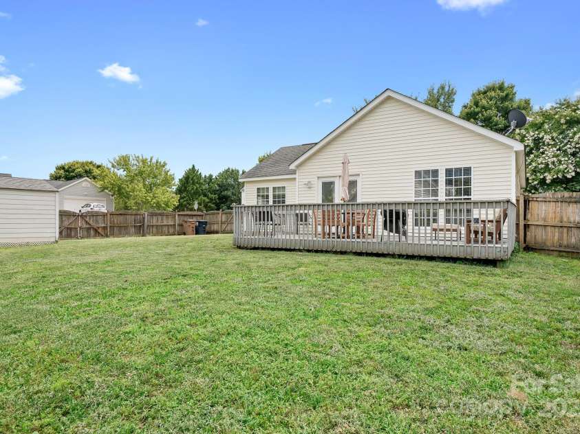 3900 Crimson Wing Drive, Indian Trail, NC 28079.  MLS# CAR4281526, YatesRealty ID 26628. 