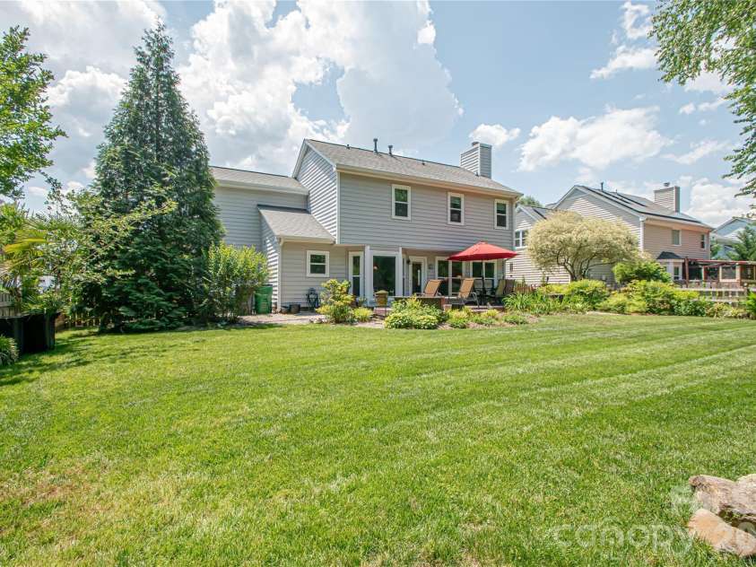 9301 Hanworth Trace Drive, Charlotte, NC 28277.  MLS# CAR4385450, YatesRealty ID 26628. 