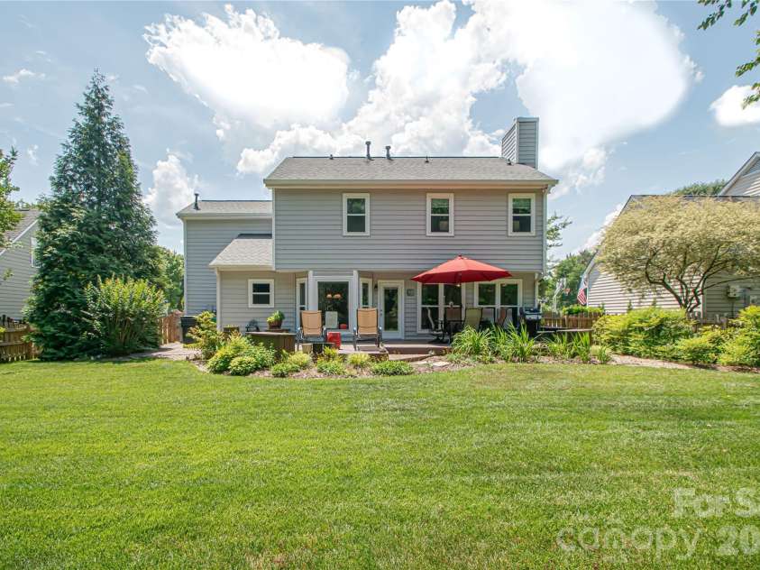 9301 Hanworth Trace Drive, Charlotte, NC 28277.  MLS# CAR4385450, YatesRealty ID 26628. 