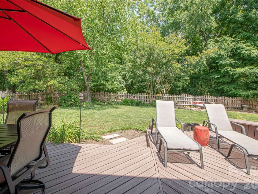 9301 Hanworth Trace Drive, Charlotte, NC 28277.  MLS# CAR4385450, YatesRealty ID 26628. 