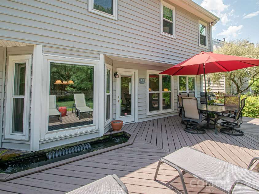 9301 Hanworth Trace Drive, Charlotte, NC 28277.  MLS# CAR4385450, YatesRealty ID 26628. 