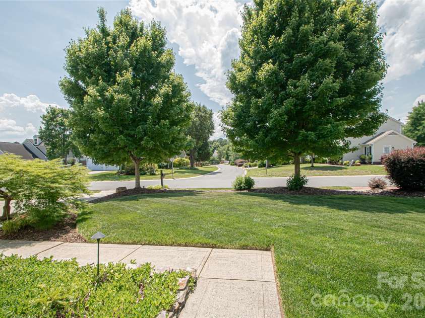 9301 Hanworth Trace Drive, Charlotte, NC 28277.  MLS# CAR4385450, YatesRealty ID 26628. 