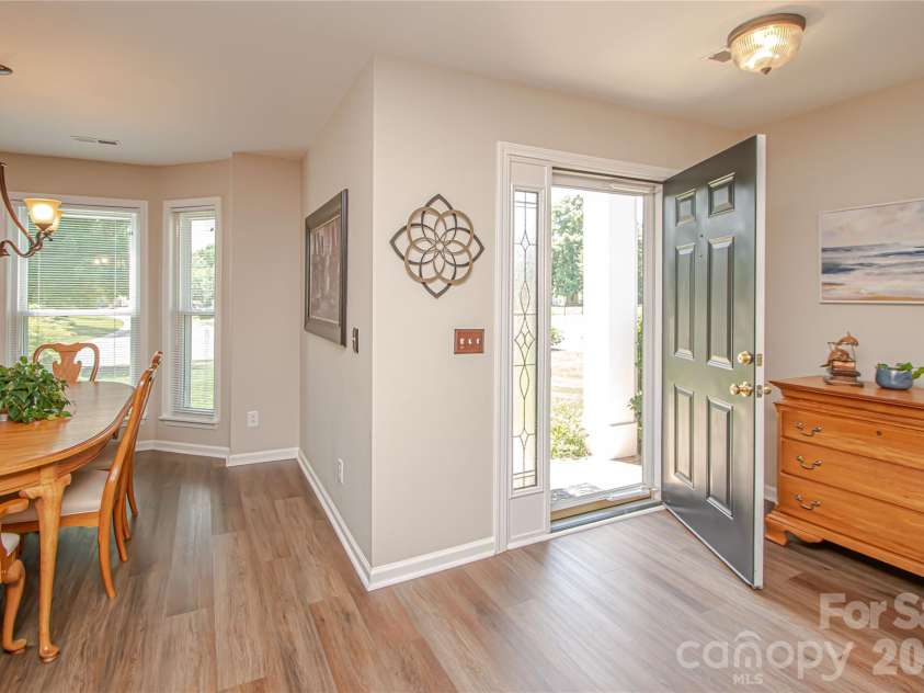 9301 Hanworth Trace Drive, Charlotte, NC 28277.  MLS# CAR4385450, YatesRealty ID 26628. 