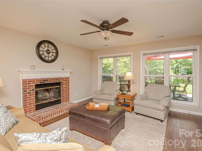 9301 Hanworth Trace Drive, Charlotte, NC 28277.  MLS# CAR4385450, YatesRealty ID 26628. 