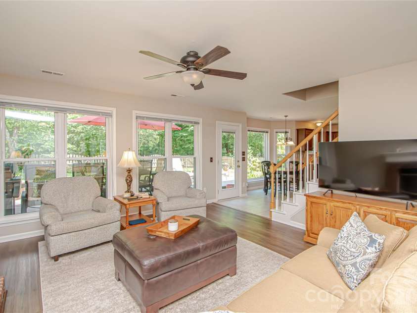 9301 Hanworth Trace Drive, Charlotte, NC 28277.  MLS# CAR4385450, YatesRealty ID 26628. 