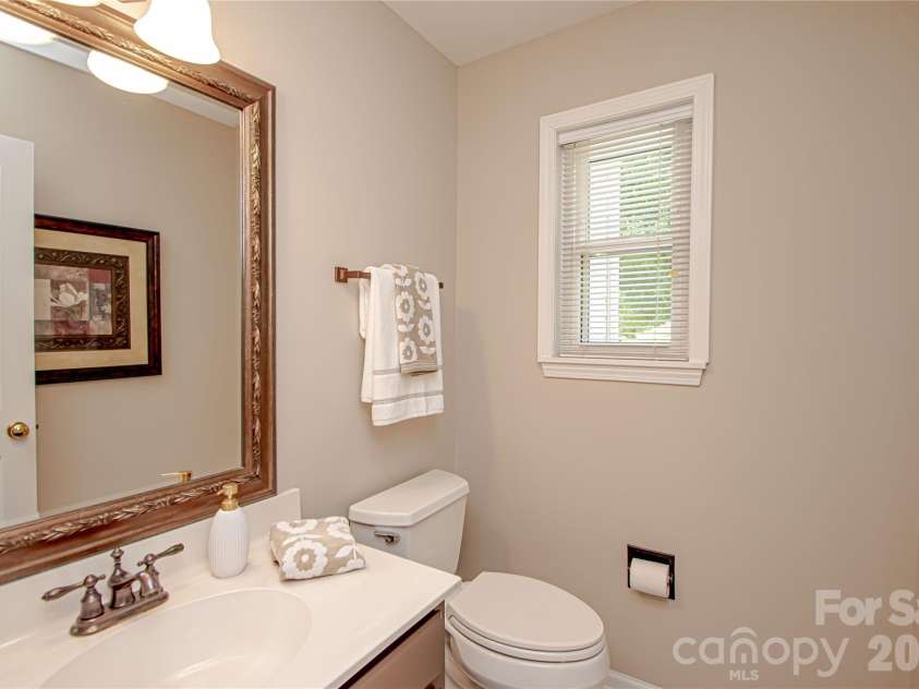 9301 Hanworth Trace Drive, Charlotte, NC 28277.  MLS# CAR4385450, YatesRealty ID 26628. 