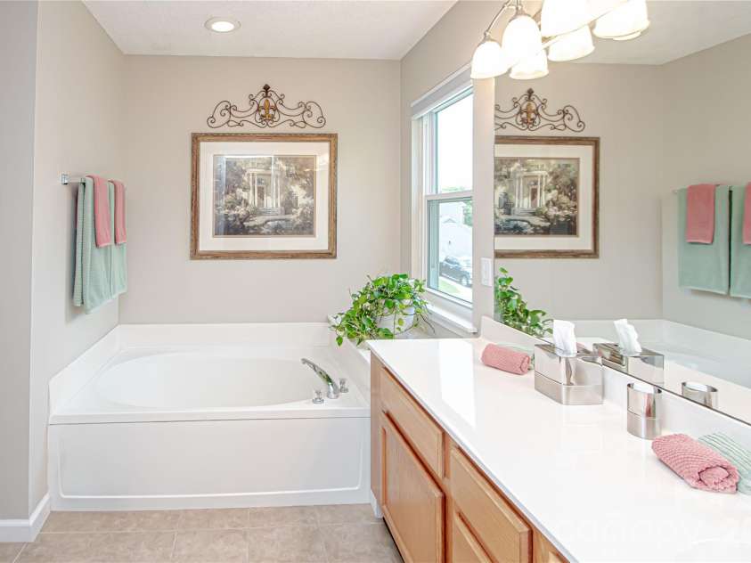 9301 Hanworth Trace Drive, Charlotte, NC 28277.  MLS# CAR4385450, YatesRealty ID 26628. 