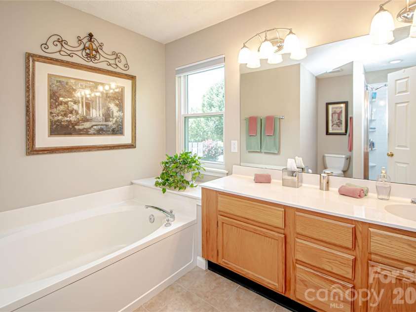 9301 Hanworth Trace Drive, Charlotte, NC 28277.  MLS# CAR4385450, YatesRealty ID 26628. 