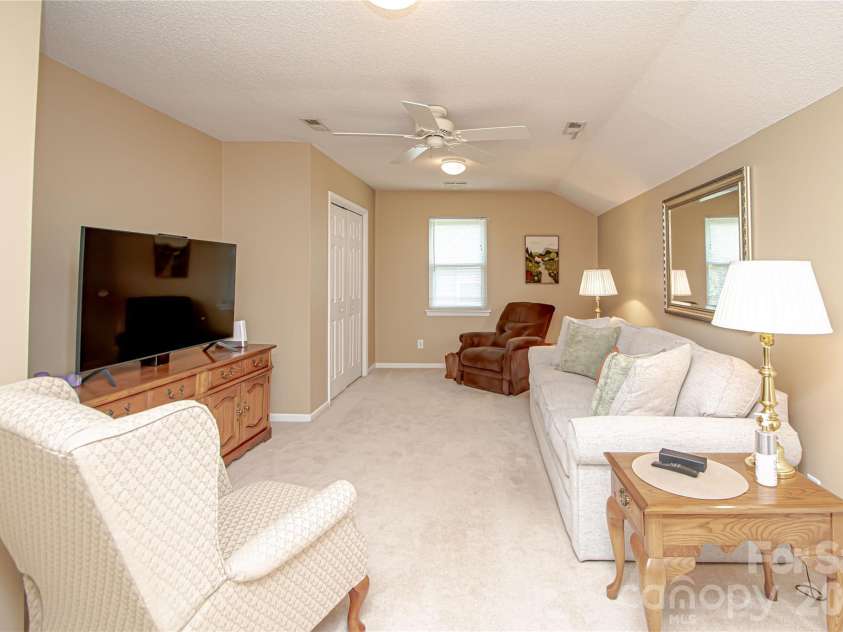9301 Hanworth Trace Drive, Charlotte, NC 28277.  MLS# CAR4385450, YatesRealty ID 26628. 