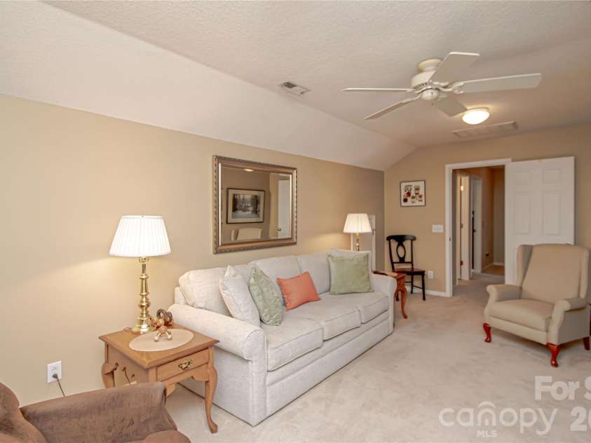 9301 Hanworth Trace Drive, Charlotte, NC 28277.  MLS# CAR4385450, YatesRealty ID 26628. 