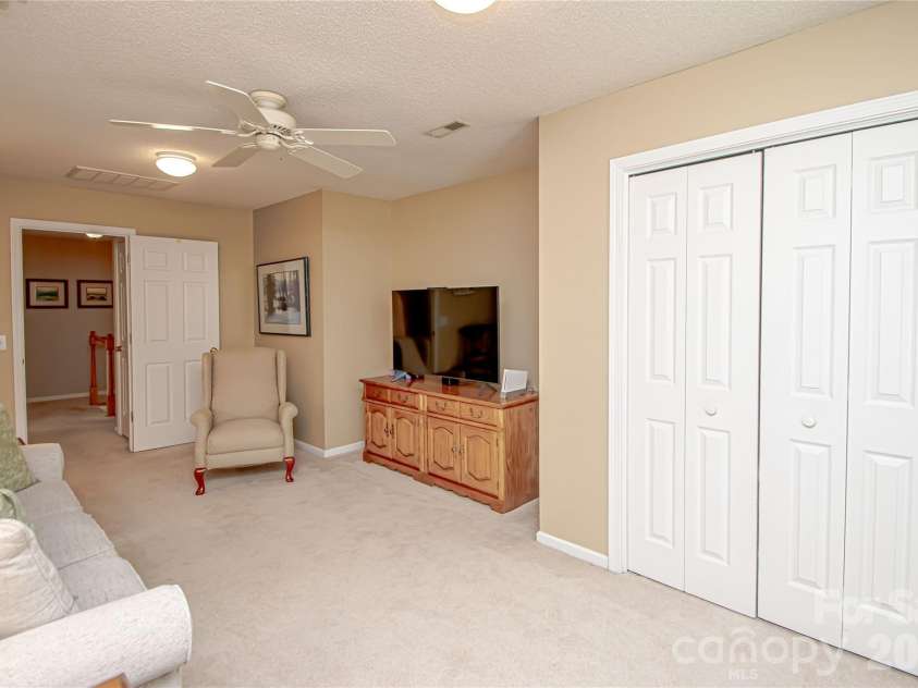 9301 Hanworth Trace Drive, Charlotte, NC 28277.  MLS# CAR4385450, YatesRealty ID 26628. 