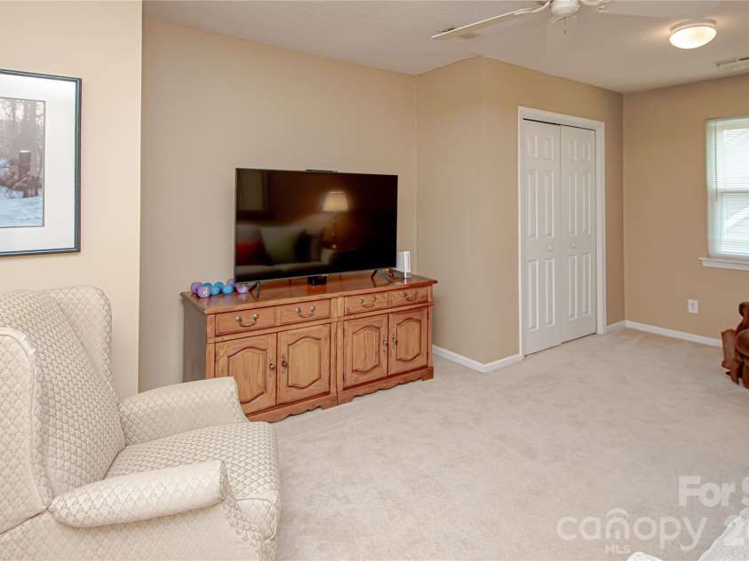 9301 Hanworth Trace Drive, Charlotte, NC 28277.  MLS# CAR4385450, YatesRealty ID 26628. 