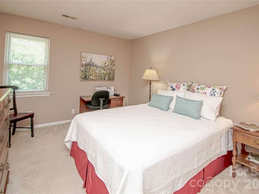 9301 Hanworth Trace Drive, Charlotte, NC 28277.  MLS# CAR4385450, YatesRealty ID 26628. 