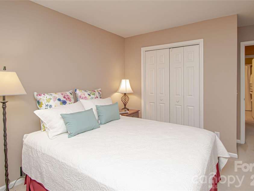 9301 Hanworth Trace Drive, Charlotte, NC 28277.  MLS# CAR4385450, YatesRealty ID 26628. 