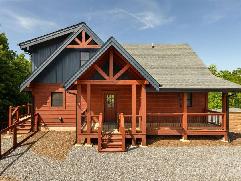 170 Summit Drive, Nebo, NC 28761.  MLS# CAR4378893, YatesRealty ID 2663. 
