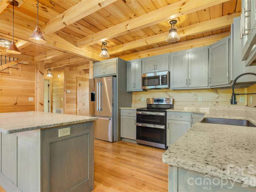 170 Summit Drive, Nebo, NC 28761.  MLS# CAR4378893, YatesRealty ID 2663. 
