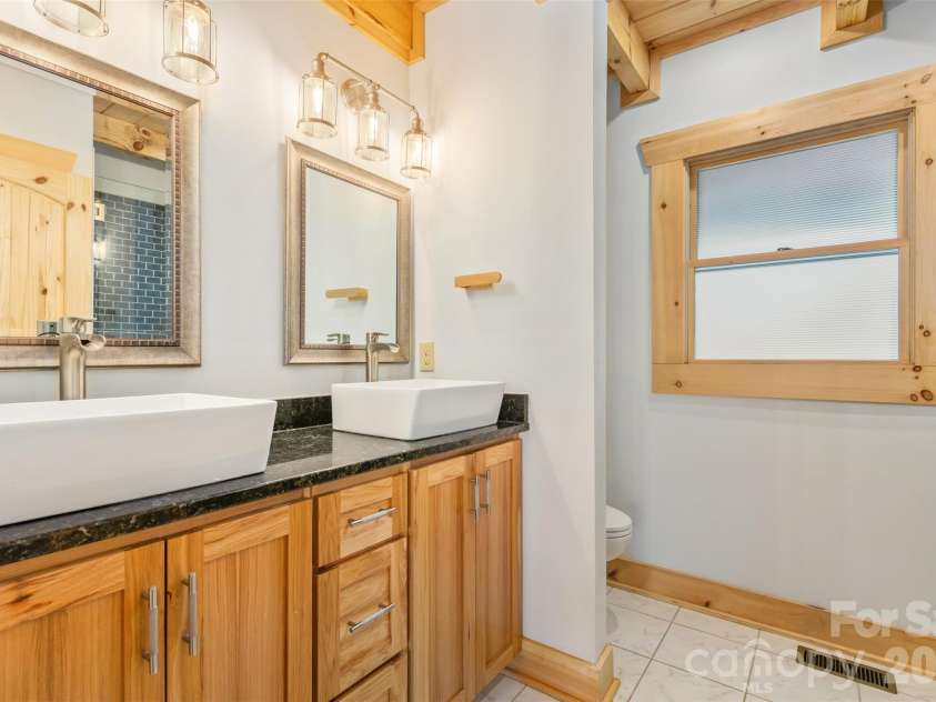 170 Summit Drive, Nebo, NC 28761.  MLS# CAR4378893, YatesRealty ID 2663. 