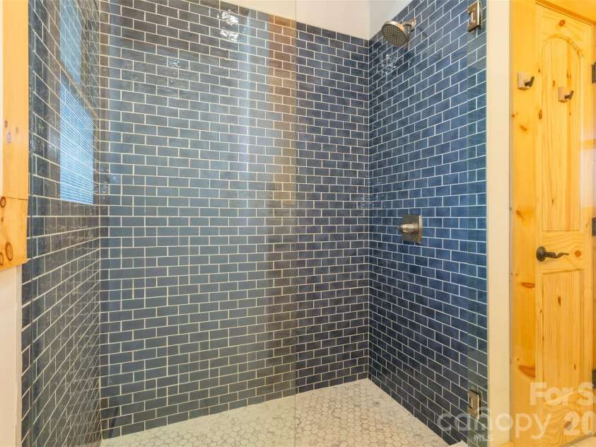 170 Summit Drive, Nebo, NC 28761.  MLS# CAR4378893, YatesRealty ID 2663. 