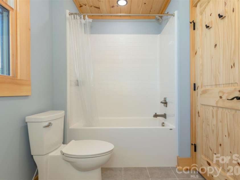 170 Summit Drive, Nebo, NC 28761.  MLS# CAR4378893, YatesRealty ID 2663. 