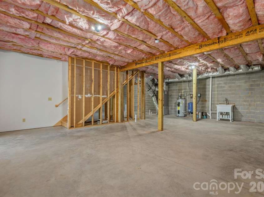 170 Summit Drive, Nebo, NC 28761.  MLS# CAR4378893, YatesRealty ID 2663. 