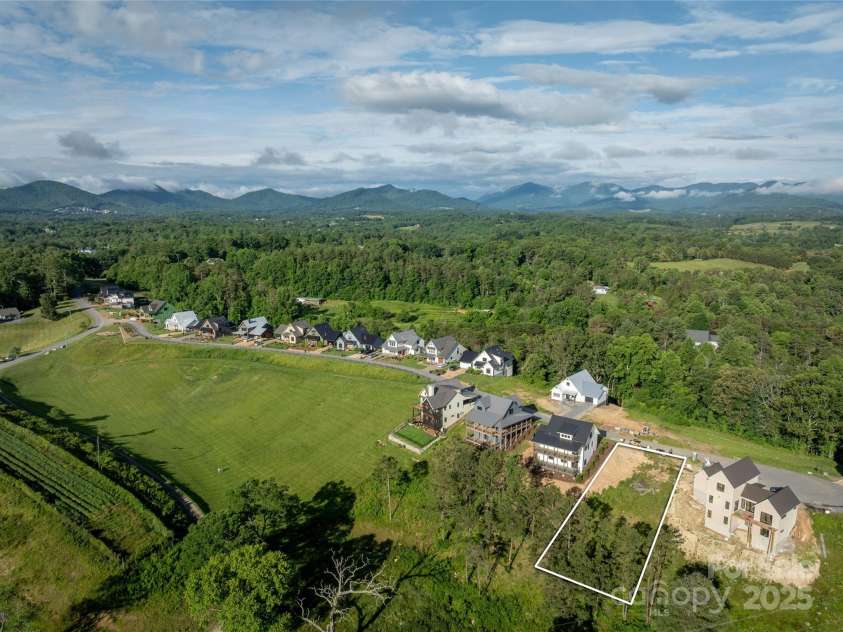 237 Westridge Farm Road, Asheville, NC 28804.  MLS# CAR4282360, YatesRealty ID 2663. 