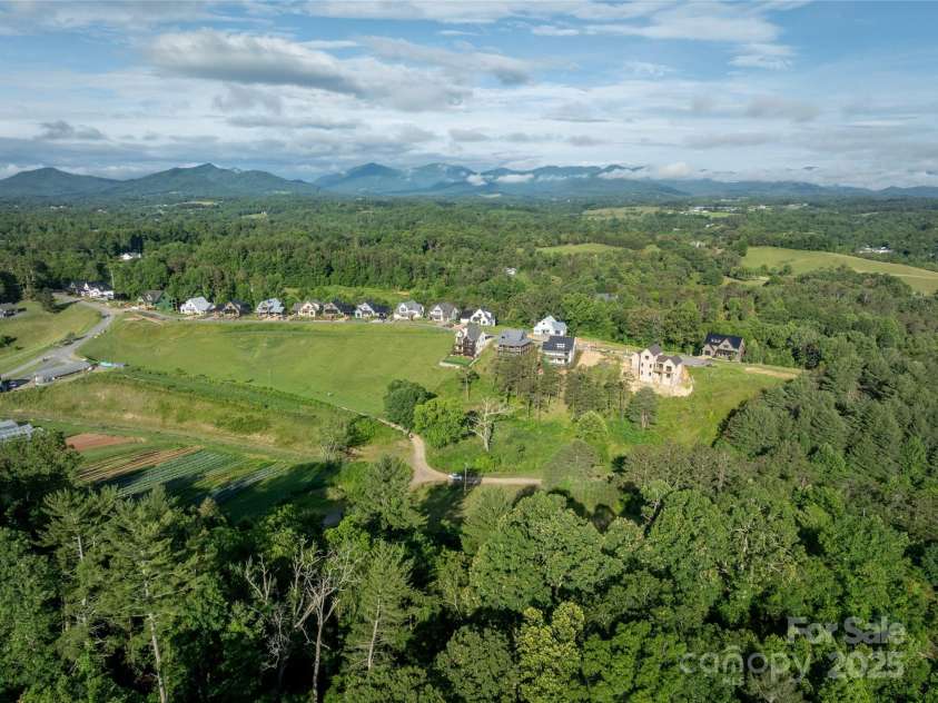 237 Westridge Farm Road, Asheville, NC 28804.  MLS# CAR4282360, YatesRealty ID 2663. 