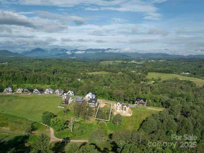 237 Westridge Farm Road, Asheville, NC 28804.  MLS# CAR4282360, YatesRealty ID 2663. 