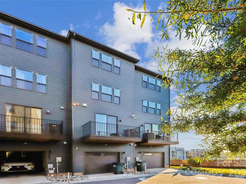 466 Tremont Avenue, Charlotte, NC 28203.  MLS# CAR4190683, YatesRealty ID 2663. 
