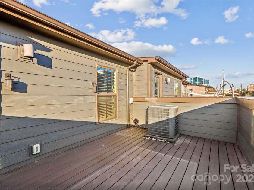 466 Tremont Avenue, Charlotte, NC 28203.  MLS# CAR4190683, YatesRealty ID 2663. 