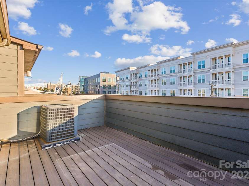 466 Tremont Avenue, Charlotte, NC 28203.  MLS# CAR4190683, YatesRealty ID 2663. 