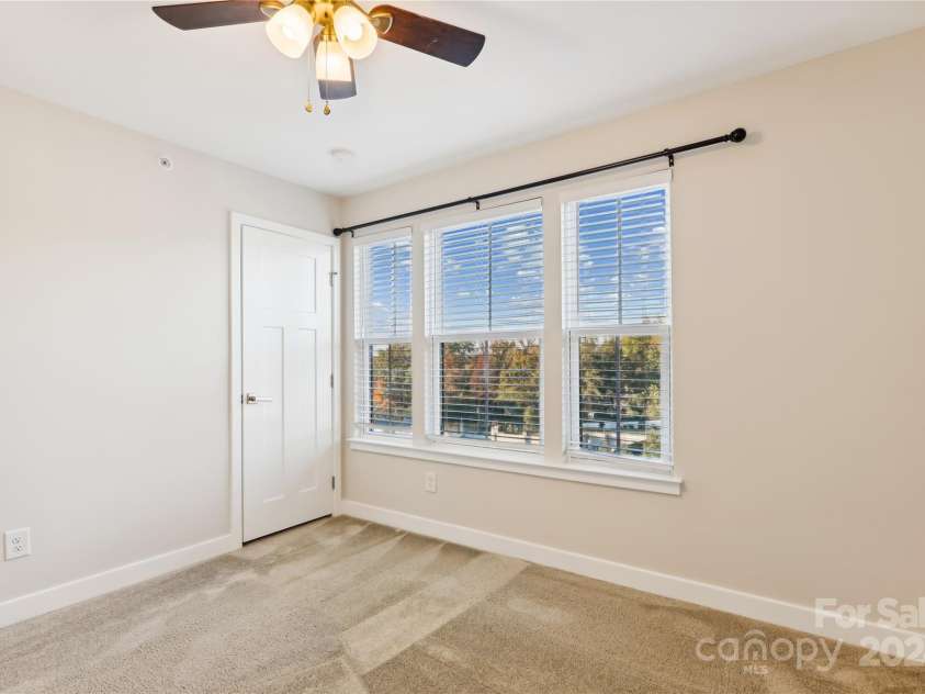 466 Tremont Avenue, Charlotte, NC 28203.  MLS# CAR4190683, YatesRealty ID 2663. 