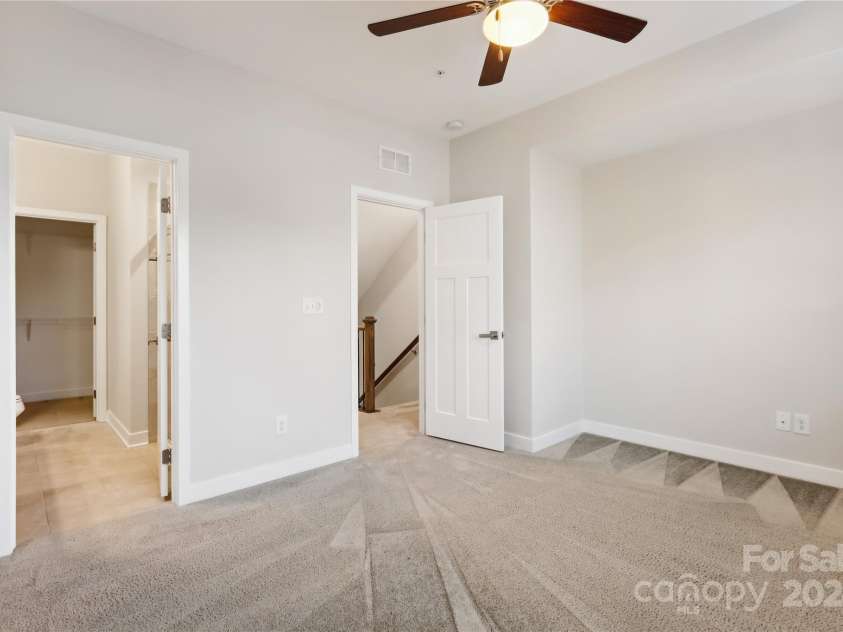 466 Tremont Avenue, Charlotte, NC 28203.  MLS# CAR4190683, YatesRealty ID 2663. 