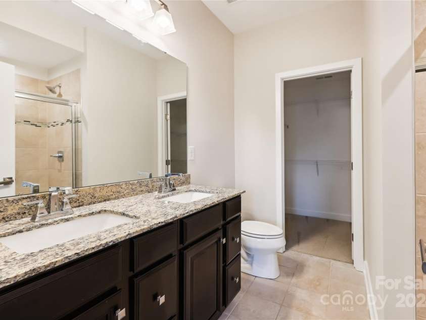 466 Tremont Avenue, Charlotte, NC 28203.  MLS# CAR4190683, YatesRealty ID 2663. 